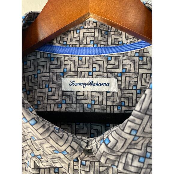 Tommy Bahama 100% Silk Gray/Blue Geometric Pattern Short Sleeved Mens Shirt  XL - Picture 3 of 6